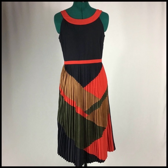 Romeo and Juliet Couture Medium Dress - Picture 1 of 8